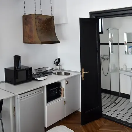 Apartment Park Studio By Feels Like Bukarest